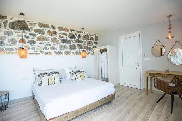 Suite, Queen Bed, Sea View, Hot Tub, Adrakos Apartments 1/4