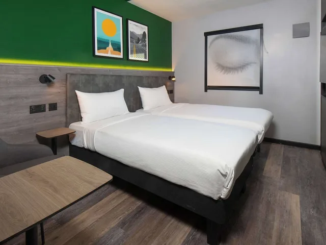 غرفة قياسية بسريرين منفصلين، Ibis Styles London Gatwick Airport 2/9