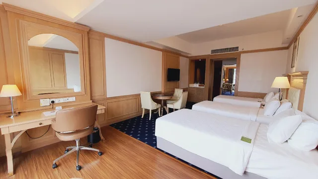 غرفة ثلاثية، Royale Chulan Penang 2/2