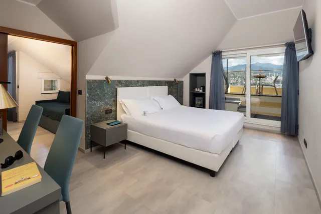 Deluxe, 1 Queen and 1 Single Bed, Sea View, 2 Bathrooms, 2 Balconies، Best Western Regina Elena 2/4