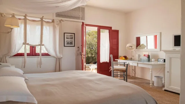 غرفة سوبيريور بسرير مزدوج في الملحق، Masseria Torre Coccaro 1/3