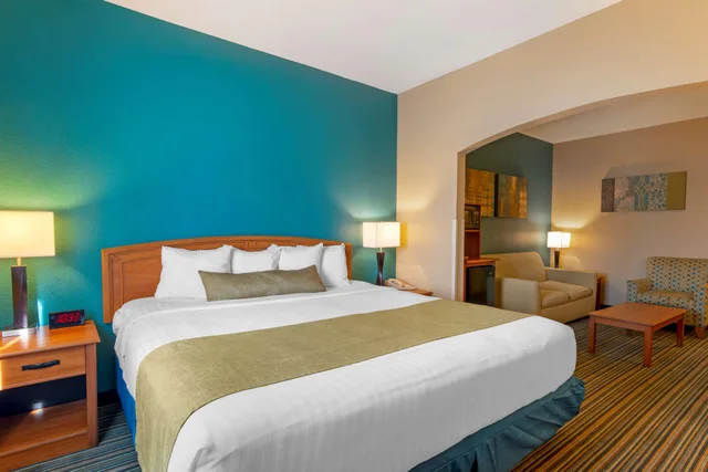 جناح بسرير كينج، Best Western Governors Inn and Suites 1/2
