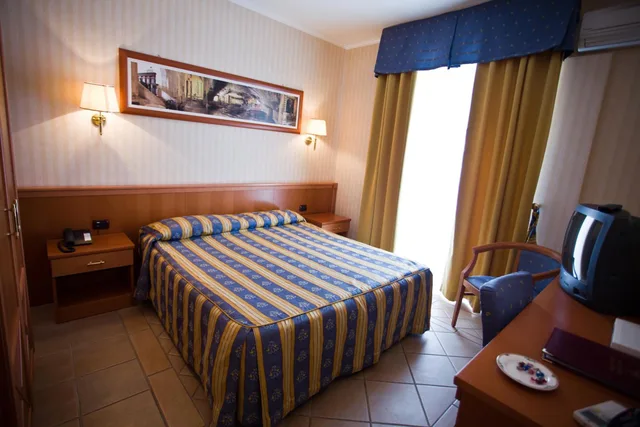 غرفة مفردة بسرير كوين، PALACE HOTEL SAN MICHELE 2/4