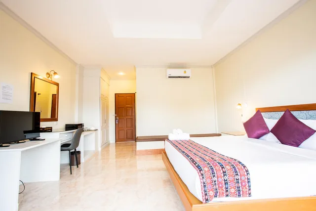 Deluxe, Pool View, Balcony, Tri s Miracle Kata Beach Side 2/2