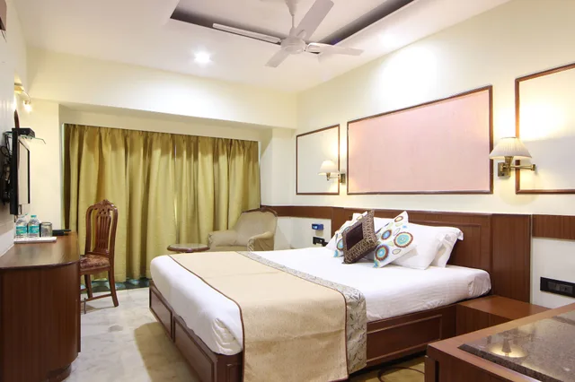 2 Bedrooms, Suite, 2 Queen Beds, Regenta Place The Emerald 4/10