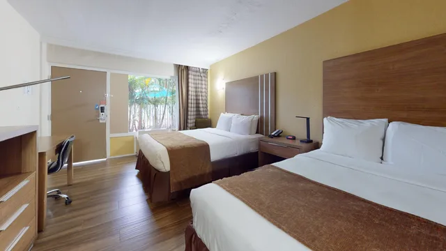 غرفة قياسية بسرير مزدوج، Rodeway Inn and Suites Fort Lauderdale Airport and Cruise Port 2/8