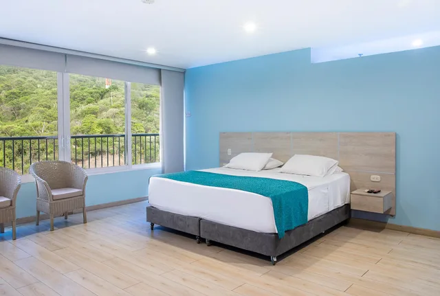 جناح جونيور، Santorini Casablanca 1/4