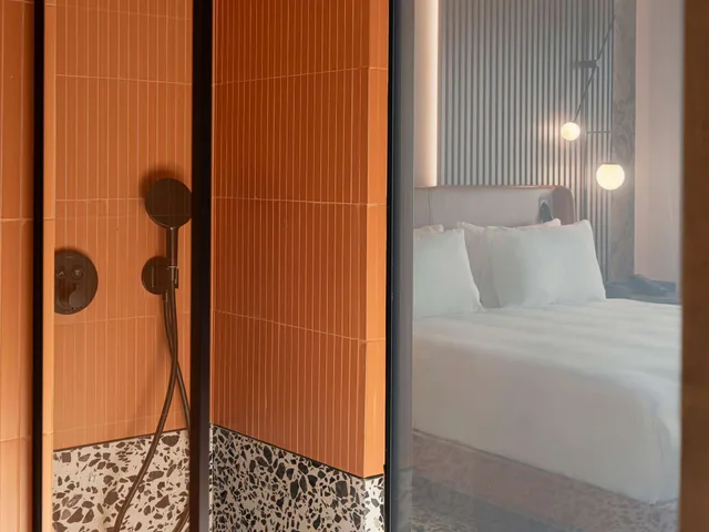 غرفة ديلوكس بسرير مزدوج بإطلالة على المدينة، Movenpick Hotel Istanbul Marmara Sea 7/7