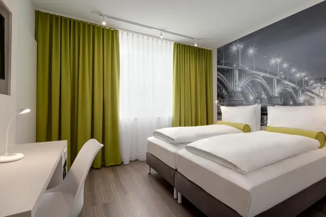 غرفة قياسية بسرير مزدوج، Super 8 by Wyndham Chemnitz 1/2