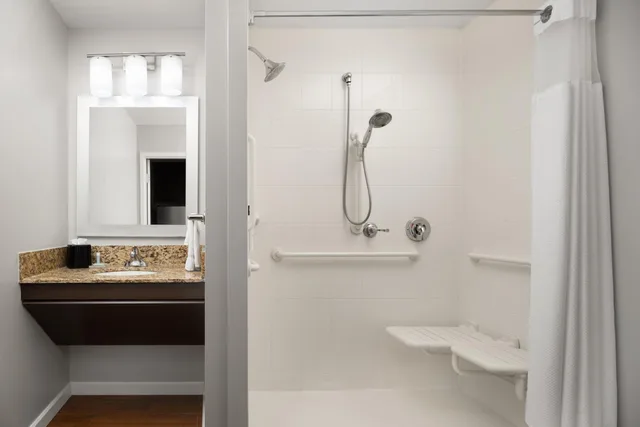 استوديو بسرير كوين، Towneplace Suites Champaign Urbana Campustown 6/7