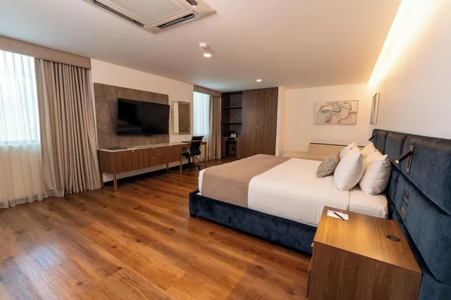 جناح جونيور، Wyndham Quito Airport 5/10