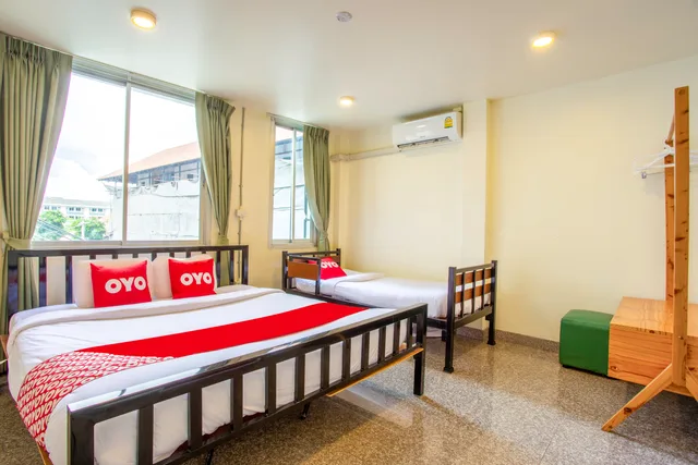 Private, Double Bed, Shared Wing، OYO 928 Leaf Hostel 4/5