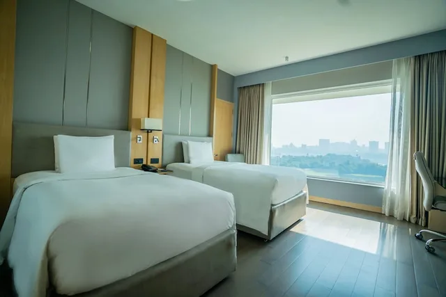 Room, Single Bed, Hill View، The Westin Mumbai Powai Lake (ex Renaissance Mumbai) 2/9