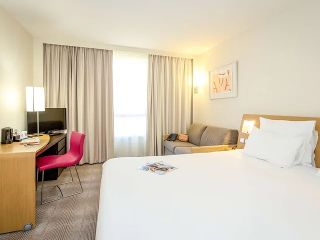 غرفة تنفيذية بسرير مزدوج مع أريكة، Novotel Perpignan 1/10