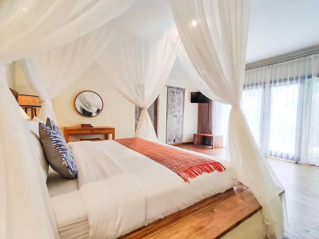 فيلا بريميير بإطلالة على المسبح بغرفتي نوم لذوي الإعاقة، Seminyak Square Hotel 10/10