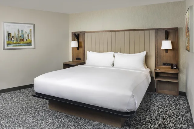 Room, Queen Bed, Accessible, Doubletree Hotel Murfreesboro 2/9