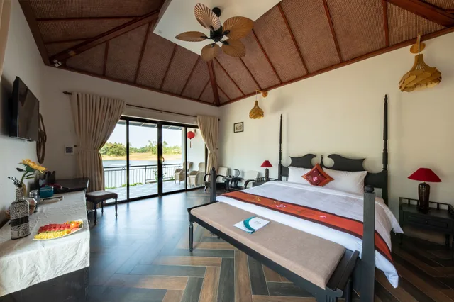 Grand, Villa, King Bed, Lake Side, Lake View, Phong Nha Lake House 3/10