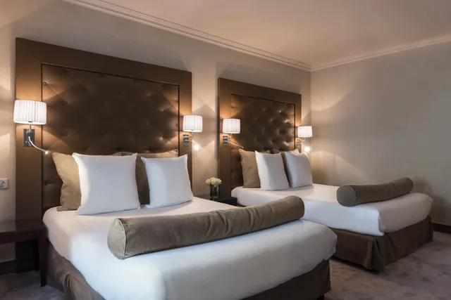 Executive, 1 Queen and 1 Murphy Bed, Queen Murphy Bed، Hotel Saint Cyr Etoile 10/10