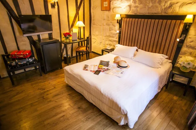 غرفة ديلوكس بسرير مزدوج بإطلالة، Hotel Europe Saint Severin Paris 1/5