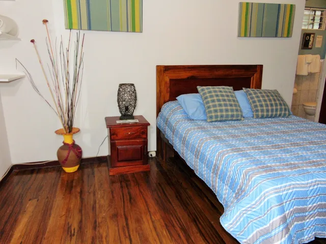 1 Bedroom, Apartment, 1 Double and 1 Single Bed, Casa Lima Bed & Breakfast 2/3