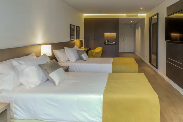 Classic, Twin Beds, Dazzler by Wyndham La Plata 1/4
