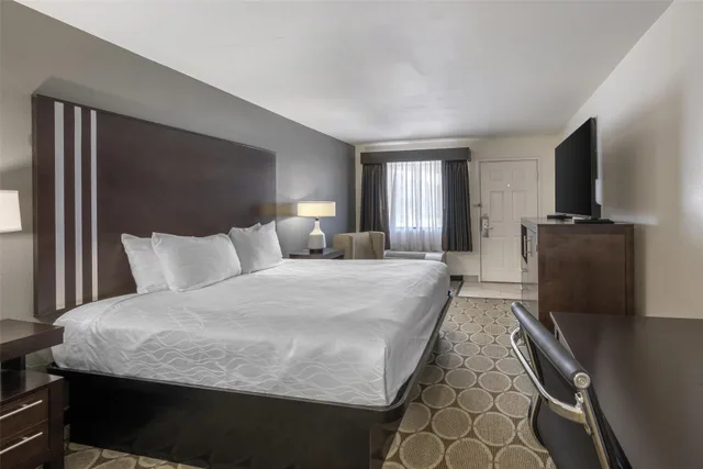 غرفة بسرير كينج، Best Western Pahrump Oasis 3/6