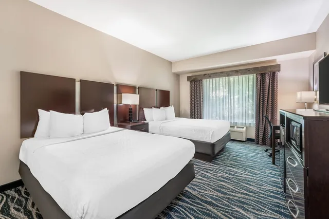 Standard, 2 Queen Beds, Accessible, Best Western Plus Eastgate Inn & Suites 3/9