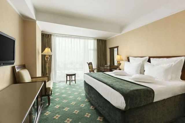 Standard, Double Bed, Ramada Brasov Hotel 2/4