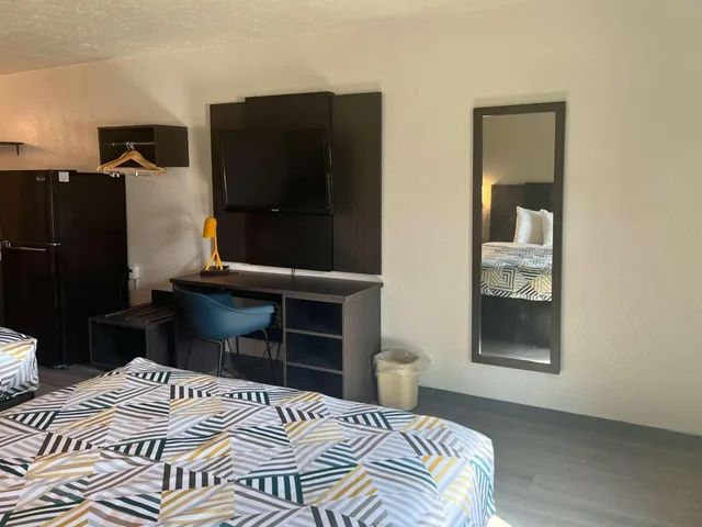 غرفة بسريرين كوين للمدخنين، Studio6 Lake Jackson, TX 7/9