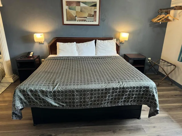جناح بسرير كينج، Express Inn -Rahway 3/5