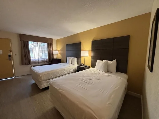2 Full Beds Smoking, Kitchen، Studio 6 Extended stay Bossier City, LA - Shreveport 5/10