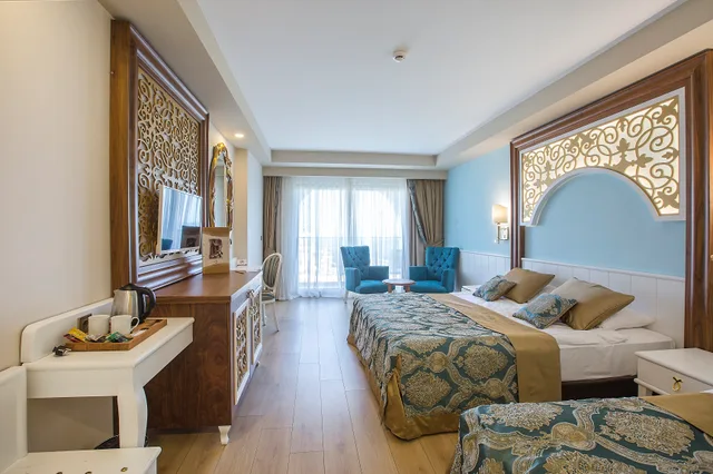 غرفة قياسية بسرير مزدوج، J Adore Deluxe Hotel Spa 1/1