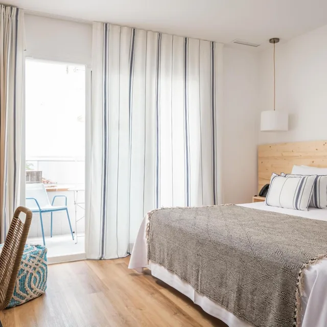 غرفة ثلاثية، The Place Mariner - Adults Only 8/10