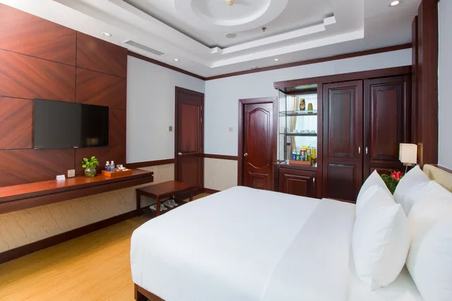 Executive, Suite, River View, Van Phat Riverside Hotel 3/4