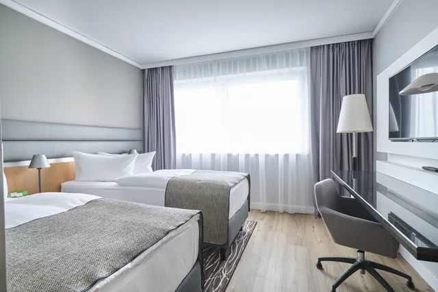 غرفة قياسية بسريرين منفصلين، Holiday Inn Berlin Airport Conference Centre Formerly Holiday Inn Berlin International Airport 6/10