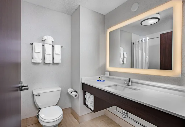 Suite, 2 Queen Beds, Sofa, Holiday Inn Express Hotel And Suites Altoona Des Moines 4/5