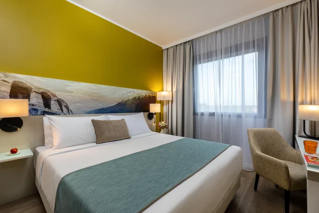 Comfort, Single, Double Bed, Leonardo Hotel Verona 1/3