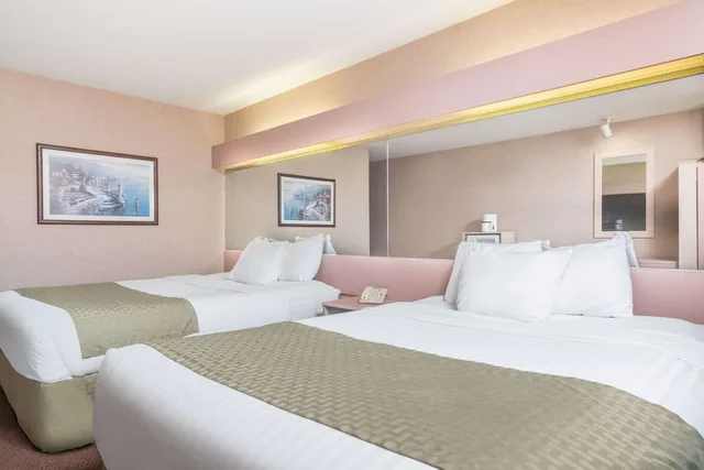 غرفة قياسية بسريرين كوين، Microtel Inn By Wyndham Onalaska La Crosse 3/6
