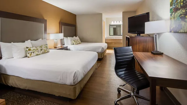 غرفة بسريرين كوين، Best Western Shenandoah Inn 2/4