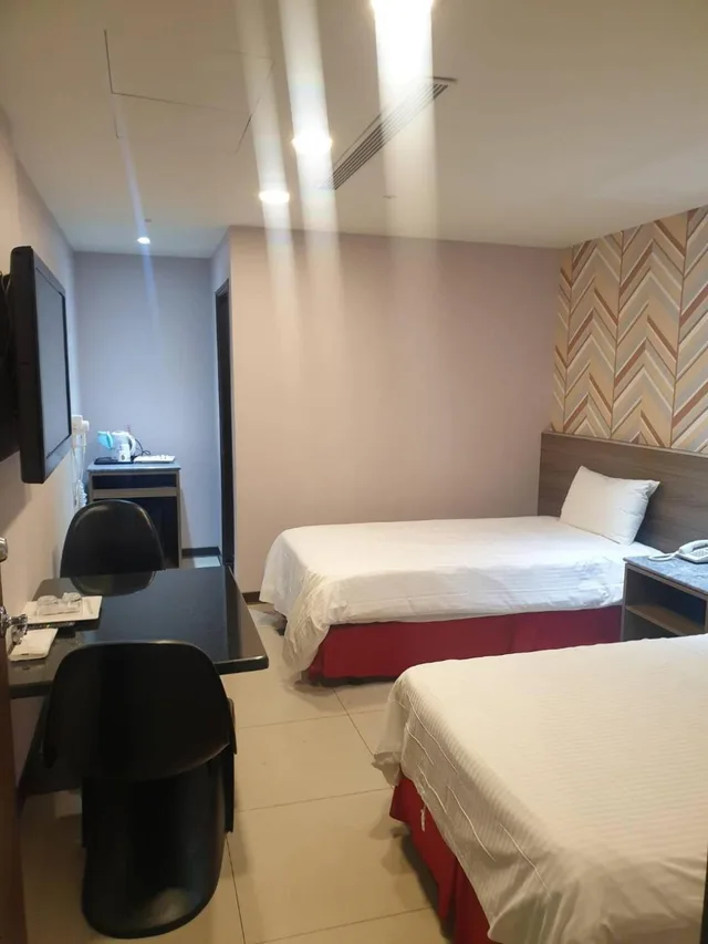 Economy, Twin Beds, No Window, Chuanfu Hotel 5/6