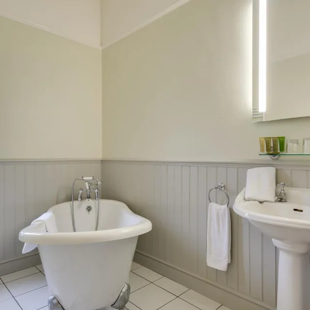 جناح كلاسيكي، Sudbury House Hotel Ex Best Western 1/2