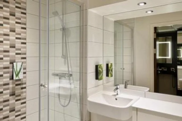 Room, Double Bed, Premier Inn Newcastle (Washington) 7/7