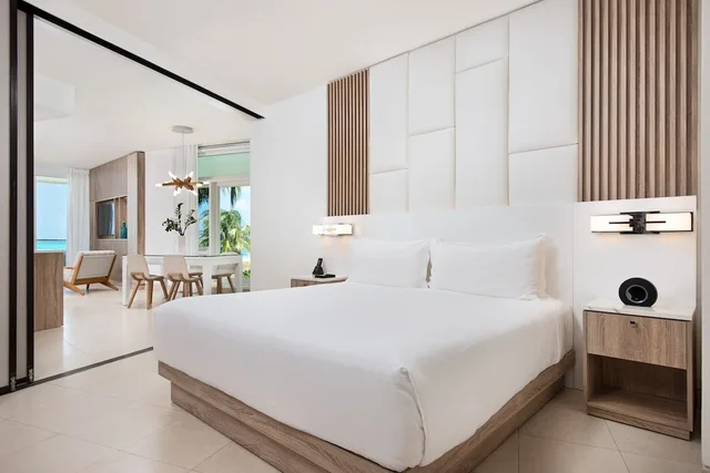 3 Bedrooms, Suite, 3 King Beds, Ocean Front, 2 Sofa, Beach Floor, Wymara Resort and Villas 2/5
