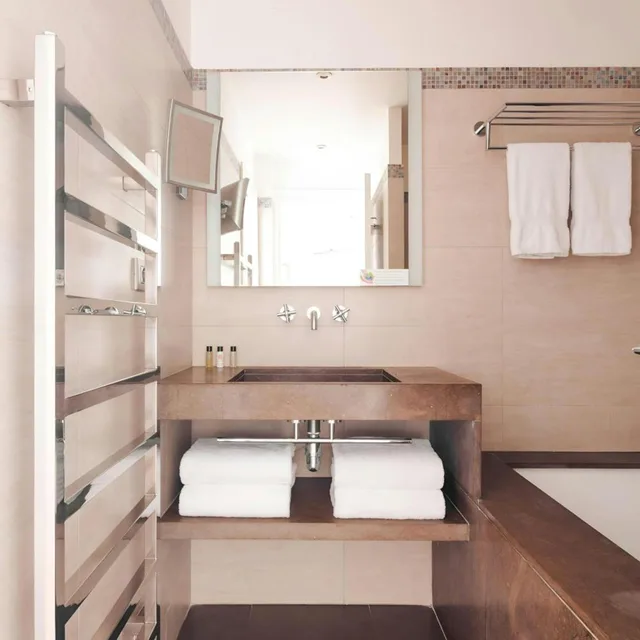 جناح بسرير كينج بمطبخ صغير، L Edmond Hotel Parc Monceau 4/5