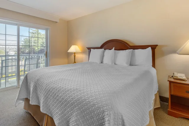1 Bedroom, Suite, King Bed, Hot Tub, Ogunquit Hotel 2/10