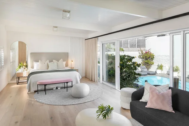 Deluxe, Family, Suite, King and Twin Beds, The Clarendon - Fresnaye 2/2