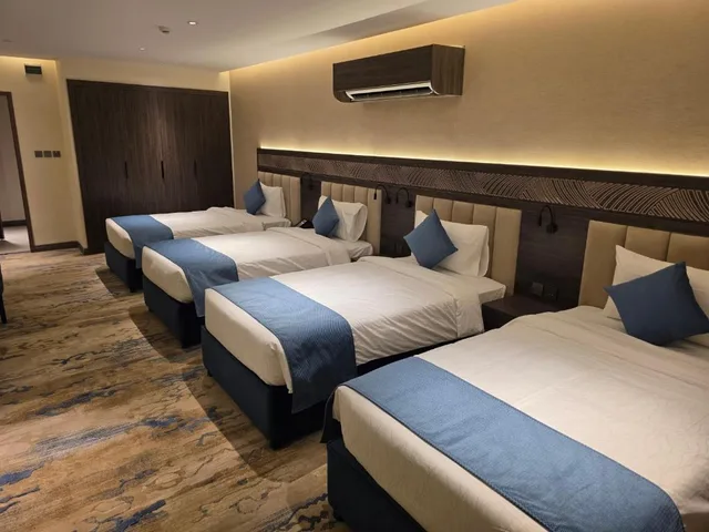 غرفة قياسية رباعية، فندق سدرة العالمية(Sedra Al Aalami Hotel) 1/1