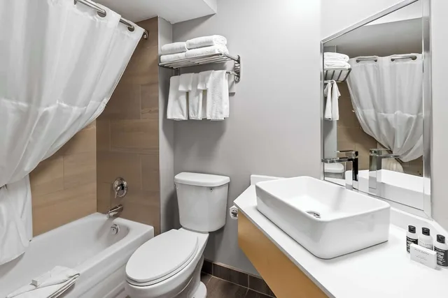 جناح عائلي بسرير كينج مع أريكة بمنطقة جلوس، Hotel Feng, BW Signature Collection 5/9