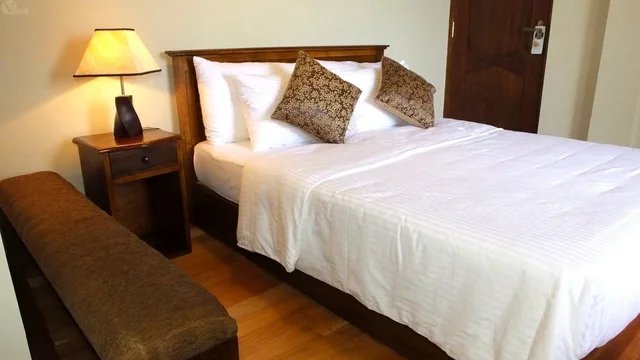 River, Suite, 1 Single and 2 Queen Beds, Mountain View, Bathtub، Villa Arunalu Kandy 3/5