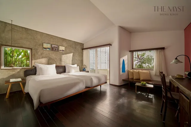 Serene Corner Balcony Twin Room، The Myst Dong Khoi 5/10